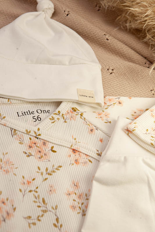 Wickelhemd mit Blumenmuster in Babyripp