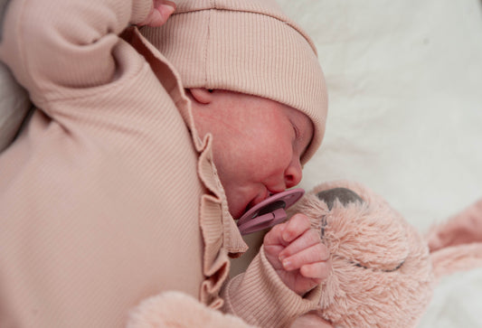 Baby Strampler Rippe gerüscht nude rosa