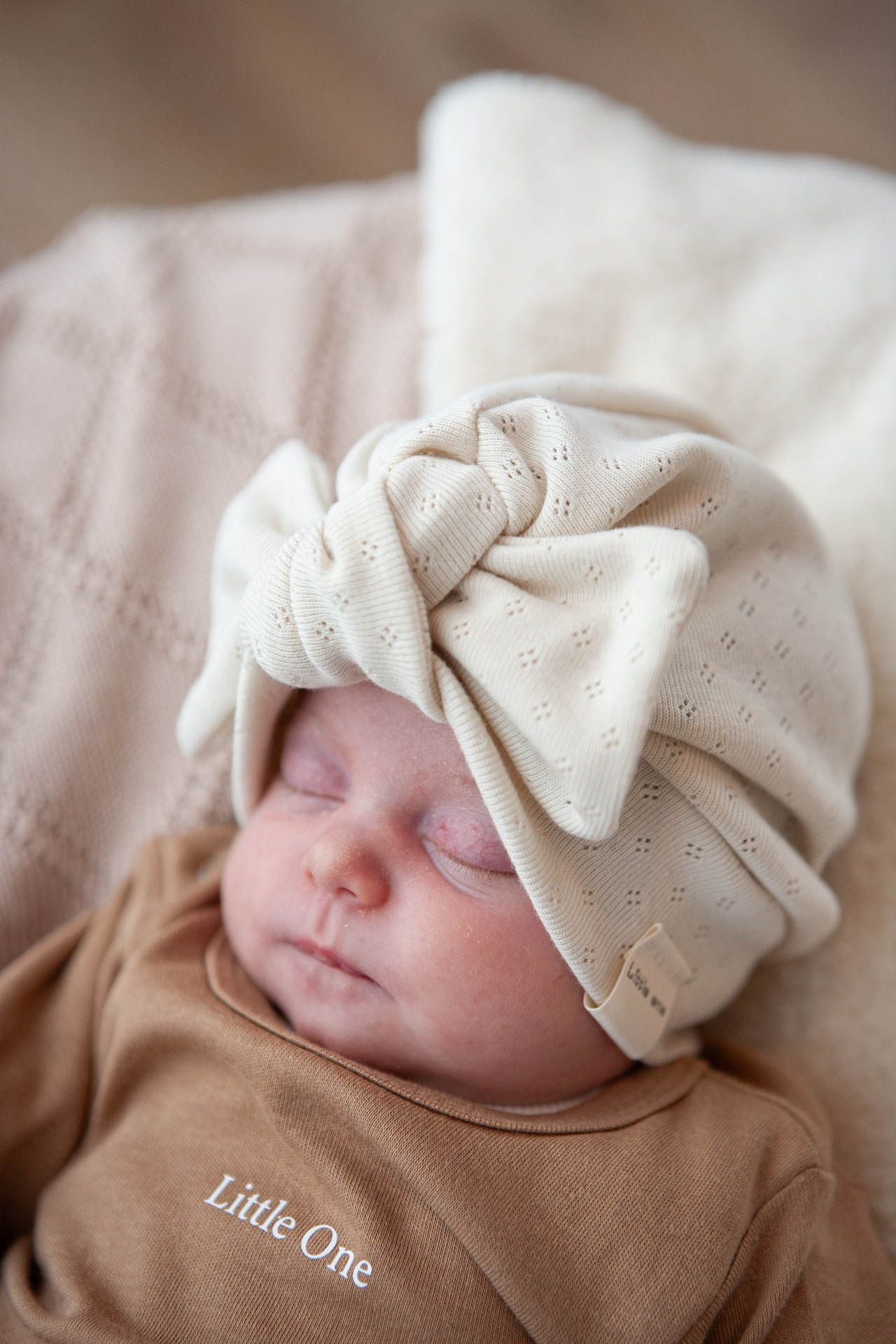 Tulband mutsje ajour beige naturel