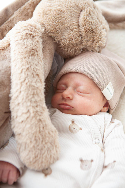 Knitted hat dark beige